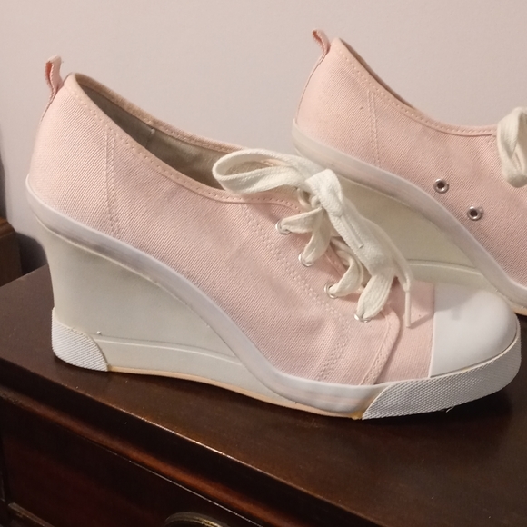 Shoes - Picture 2 of 2